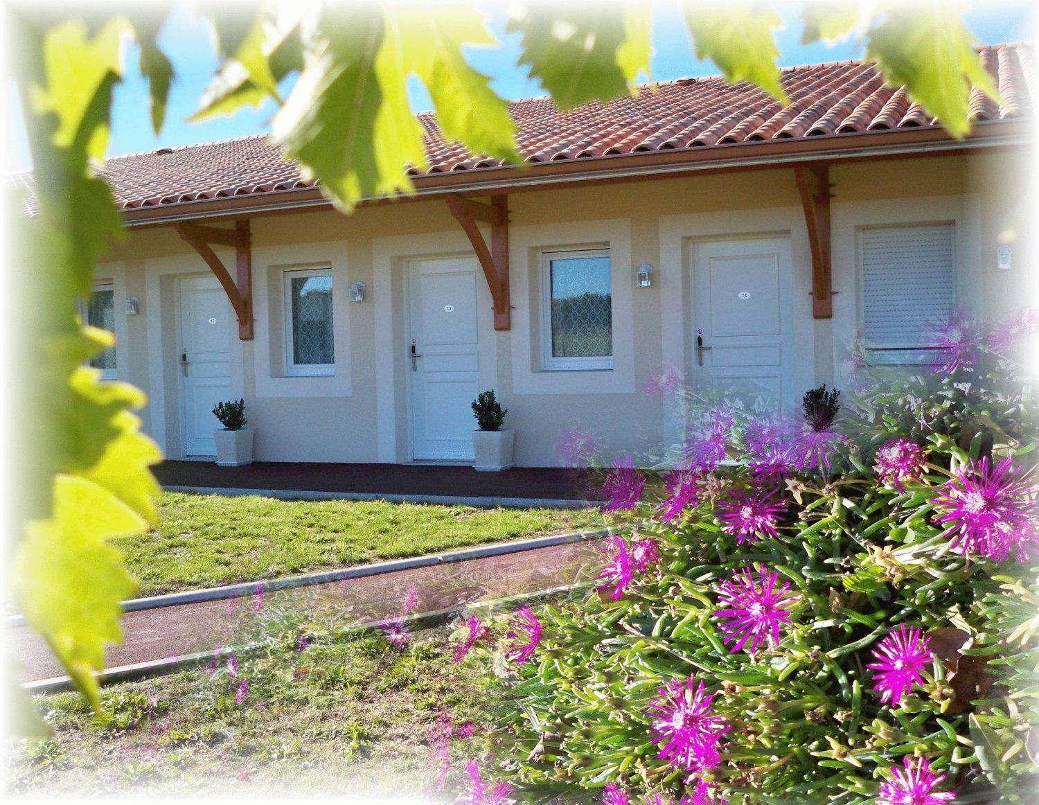 Natur'Hôtel Menesplet Ngoại thất bức ảnh