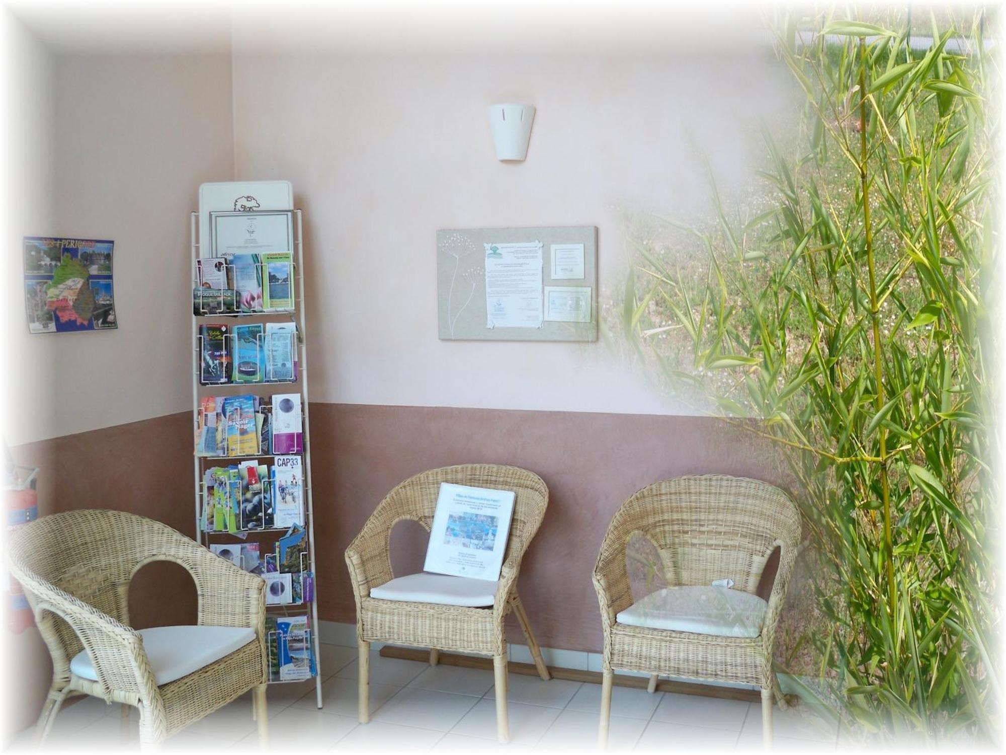 Natur'Hôtel Menesplet Ngoại thất bức ảnh