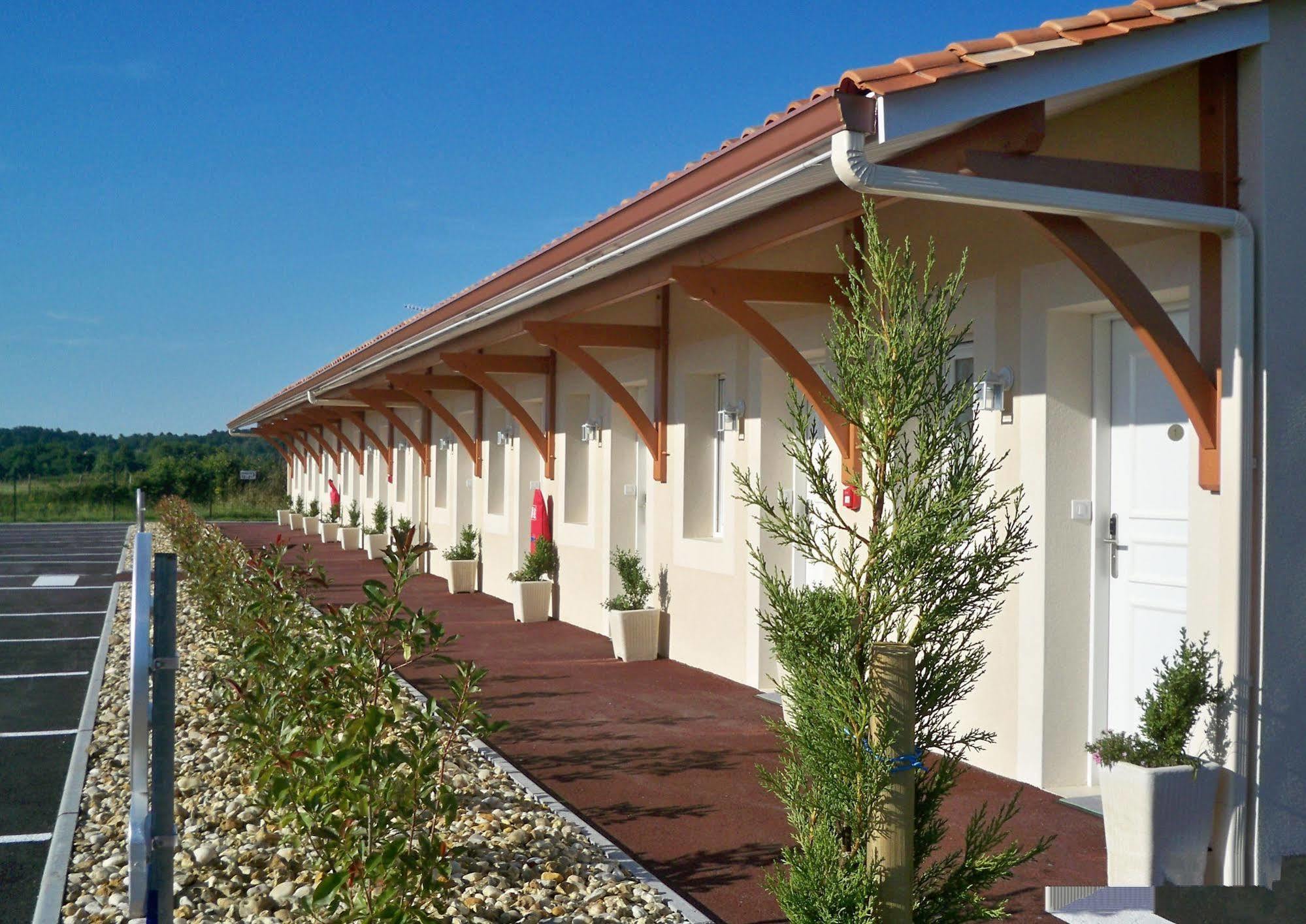 Natur'Hôtel Menesplet Ngoại thất bức ảnh